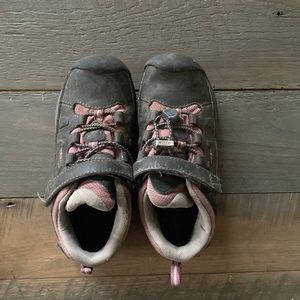 Keens kids size 12